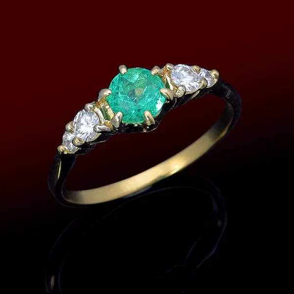 18K YG Colombian Emerald Ring